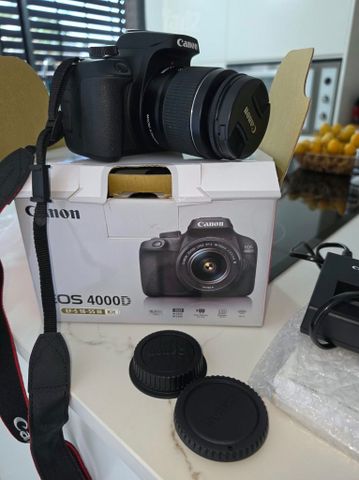Canon EOS 4000D