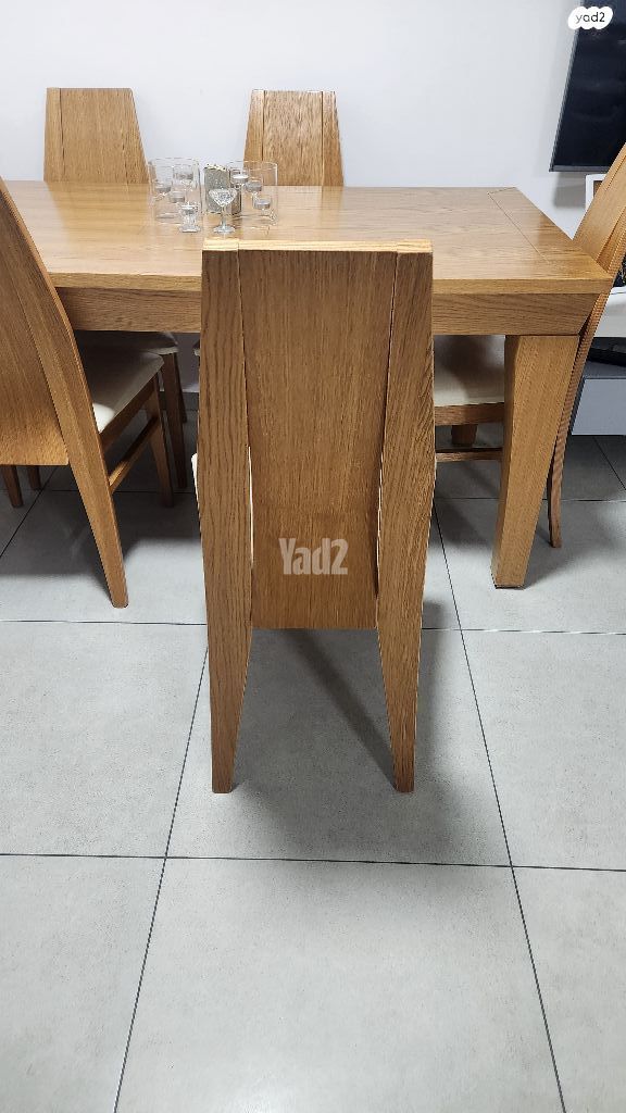 שולחן עץ מלא