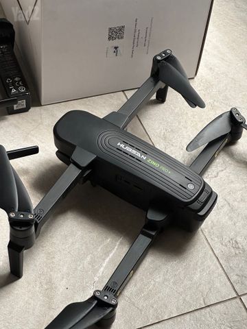 רחפן 4K Hubsan Zino Pro