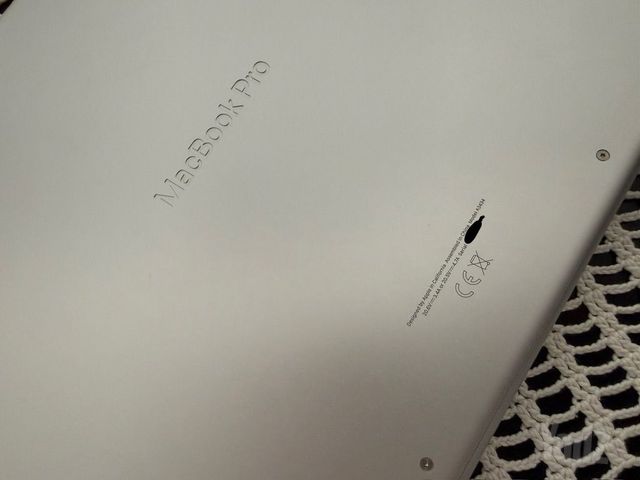 macbook pro m5 / 32gb /1tb