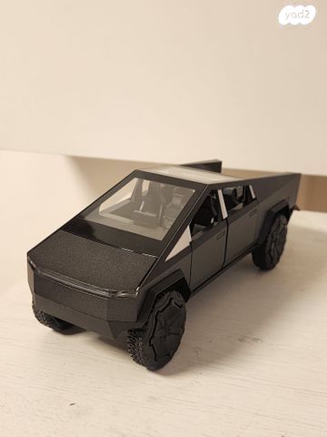 דגם טסלה 1/24