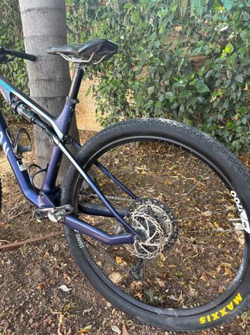 Canyon lux cf 7 carbon