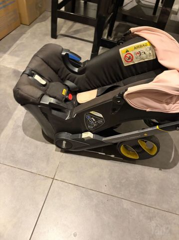 עגלה Doona