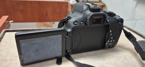 מצלמת canon 700eos+עדשות 2