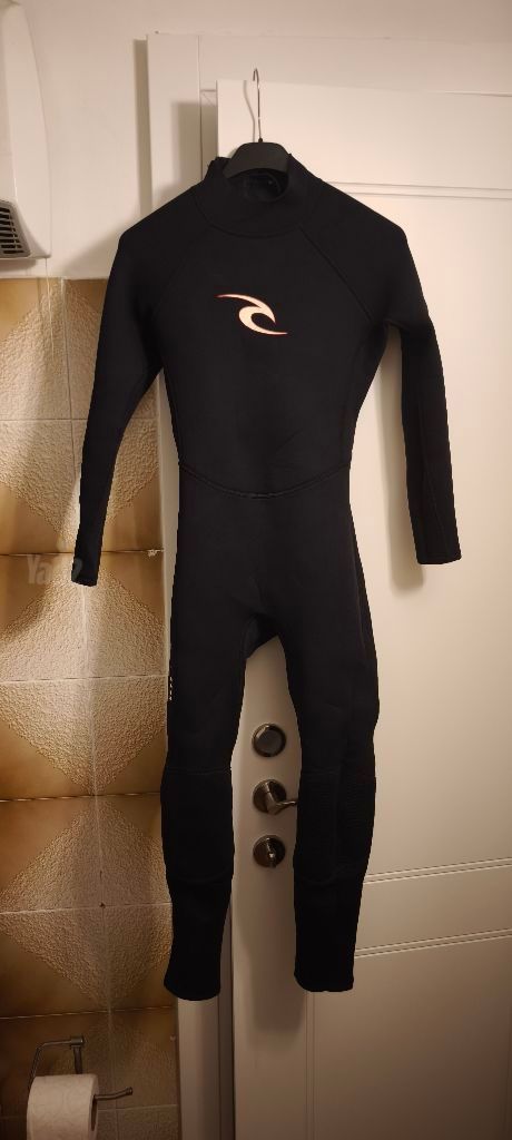 חליפת גלישה rip curl