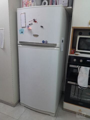 מקרר שארפ