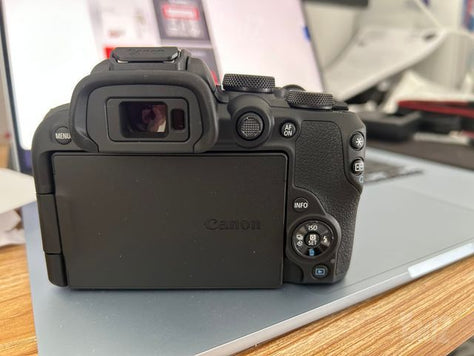 Canon R10 + RF 18-45mm