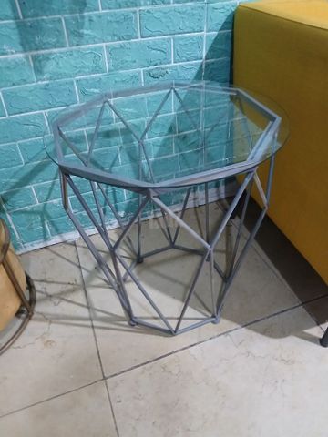 שולחן