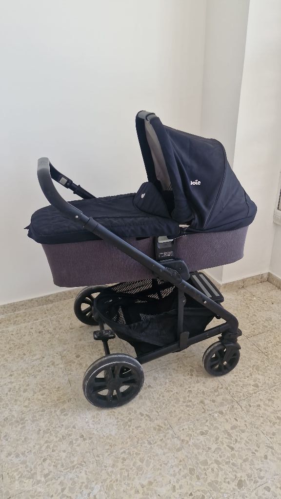 עגלת joie בצבע שחור