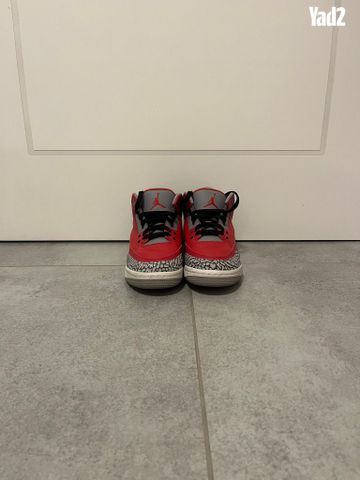 Jordan 3 Fire Red רטרו