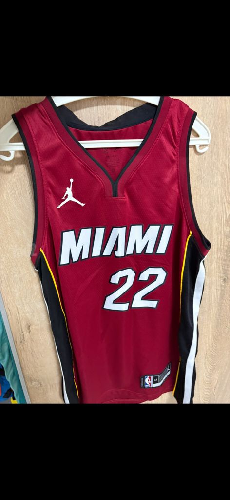 גופיות NBA
