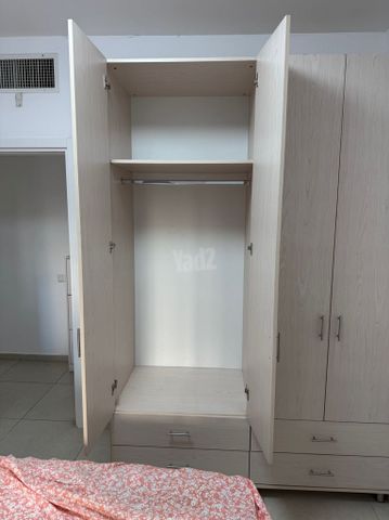 ארון בגדים