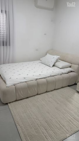 מיטה וחצי כולל ארגז מצעים