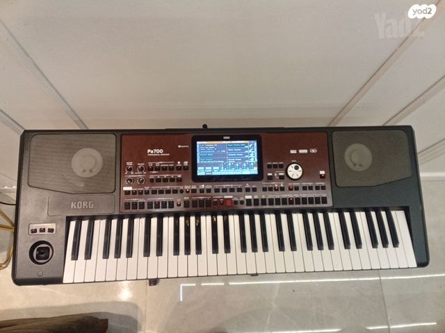 Korg Pa700