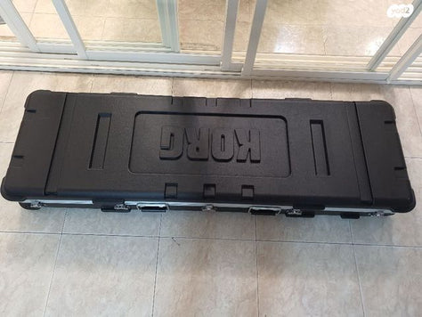אורגן  Korg Kronos 2, R-H3