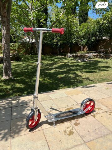 קורקינט Razor במצב חדש