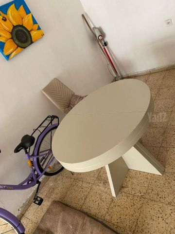 שולחן אוכל