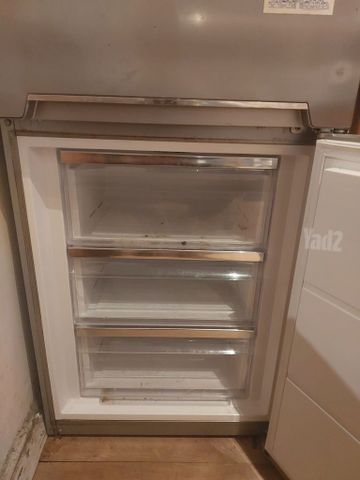 מקרר למכירה במצב מצוין
