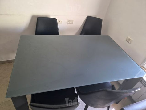 שולחן אוכל