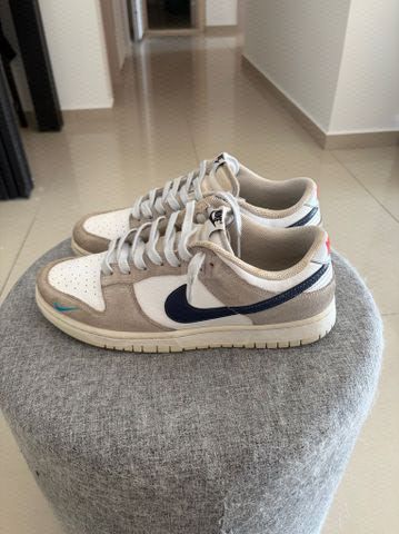 Nike dunk low mini swoosh