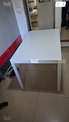 שולחן