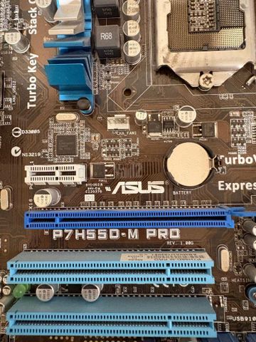 לוח אם ASUS LGA1156 DDR3