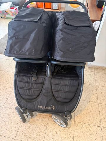 עגלת תאומים