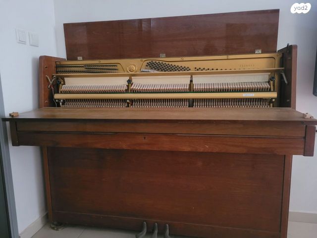 פסנתר YAMAHA