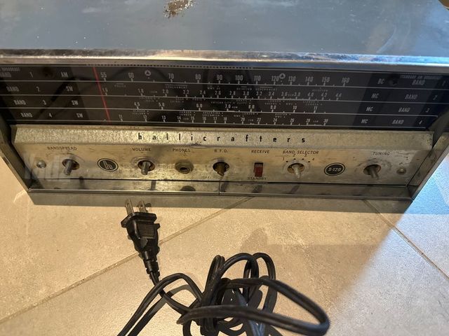 Hallicrafters S-120 רדיו עתיק