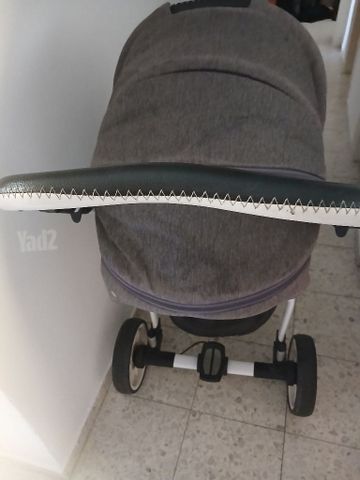 עגלת טיולון.  מסיבית