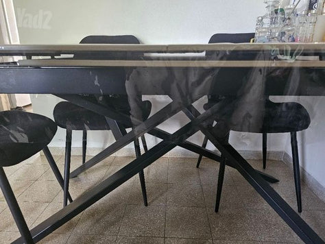 שולחן אוכל