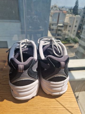 נעלי New Balance 39.5