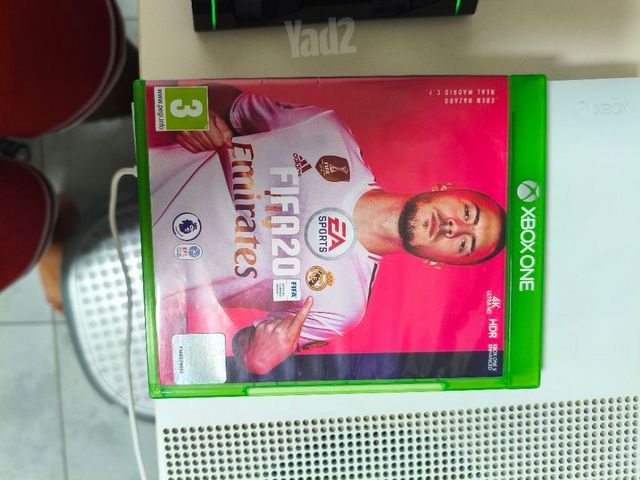 Xbox one s 1TB במצב מעולה