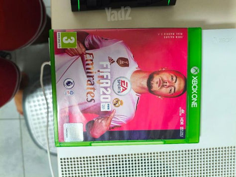 Xbox one s 1TB במצב מעולה