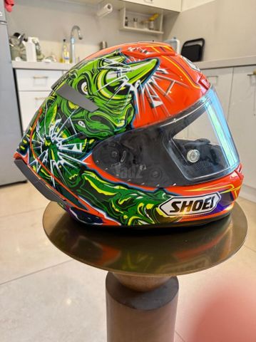 SHOEI X Fouteen size small