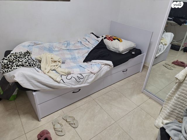 מיטת  יחיד