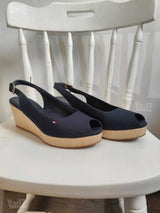 Tommy Hilfiger מידה 41 סנדלים