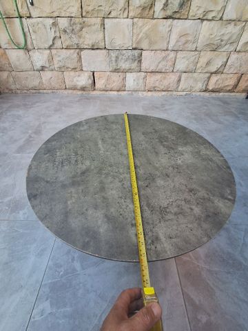 שולחן