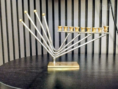 חנוכיה מעוצבת