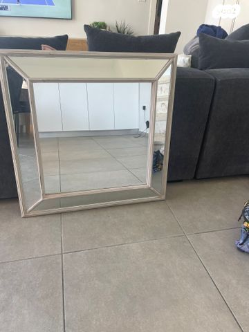 מראה מעוצבת