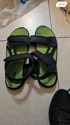 סנדלים