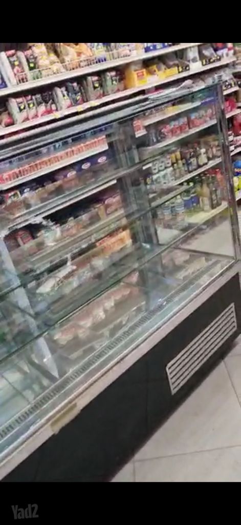 מקרר תצוגה