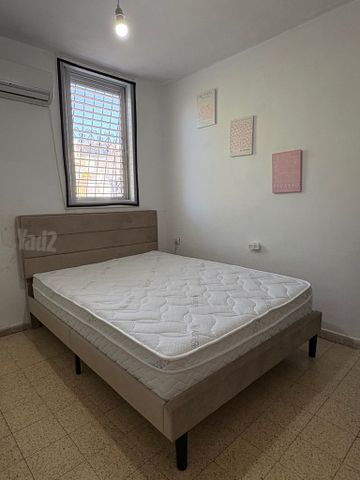 מיטה ומזרון 140*190