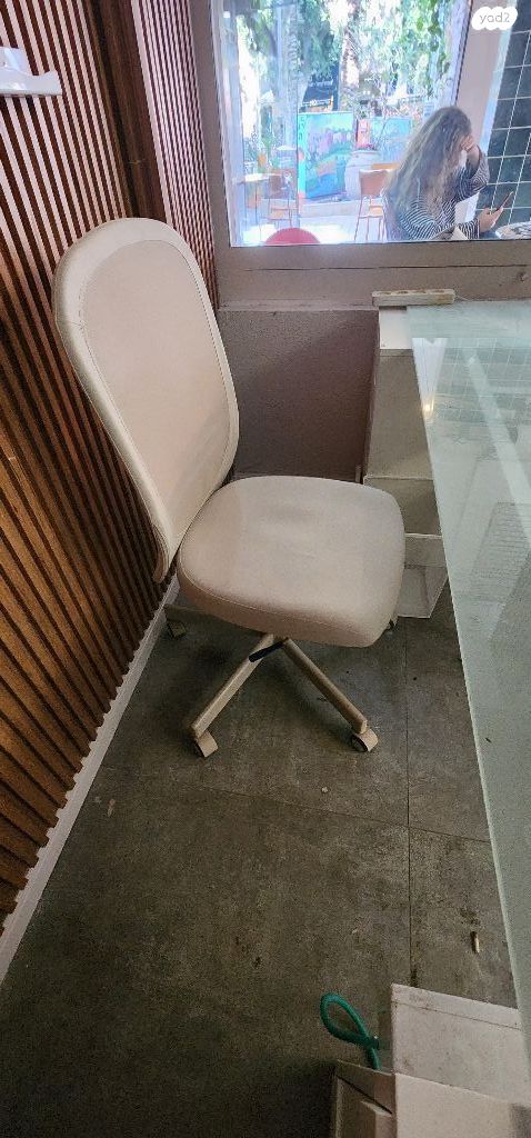 שולחן לק ג'ל