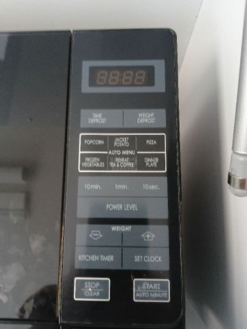 מיקרוגל שארפ שחור