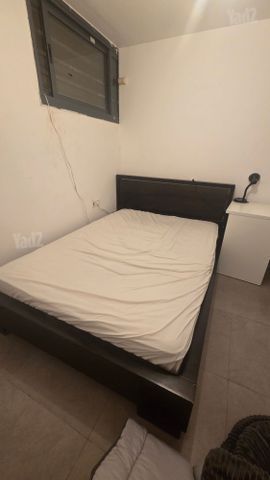 מיטה עם מזרון