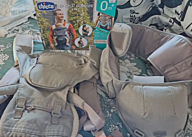 מנשא chicco