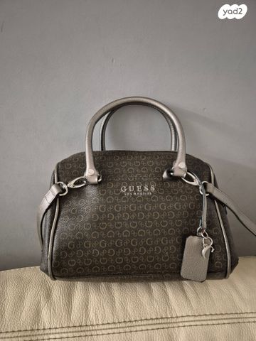 תיק צד GUESS