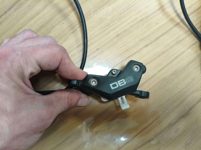 ברקסים sram DB8 4 piston