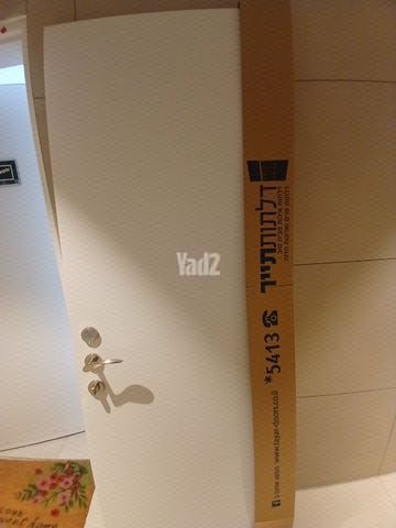 דלת פנים לבנה